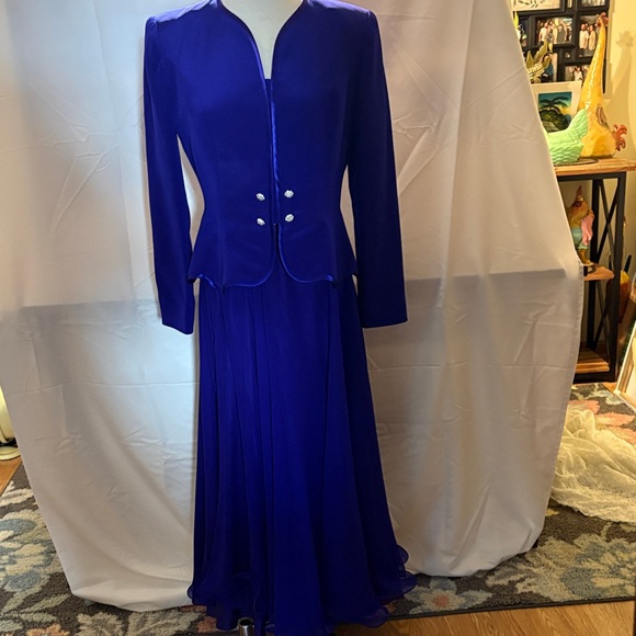 Rimini Dresses & Skirts - Rimini Vintage Elegant Purple Garment